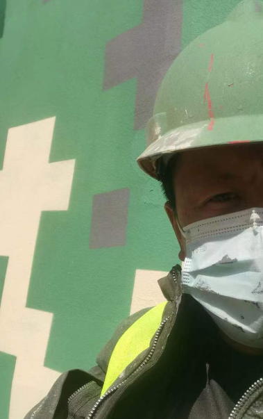 克孜勒苏柯尔克孜迷彩漆未完全固化；